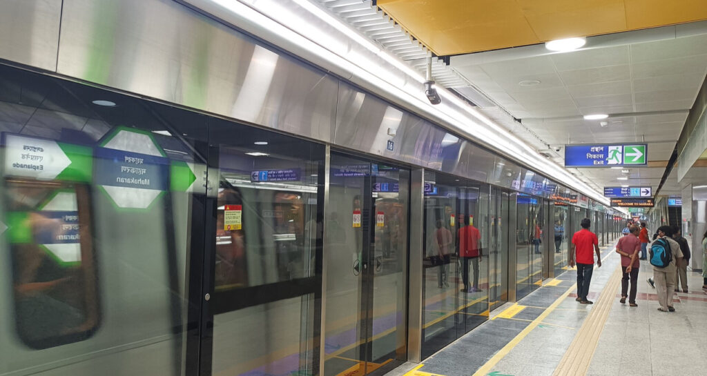 Kolkata Metro is close to completing its first circular route, with just a 366-meter stretch at Chingrighata delaying full connectivity between its Orange, Blue, and Green lines Kolkata Metro is close to completing its first circular route, with just a 366-meter stretch at Chingrighata delaying full connectivity between its Orange, Blue, and Green lines