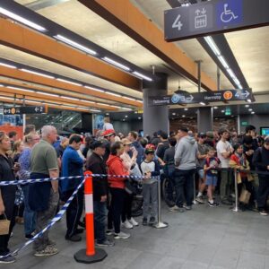 A sudden equipment failure brought Sydney Metro services to a standstill on Tuesday evening, frustrating thousands of passengers and reigniting concerns about the system’s reliability