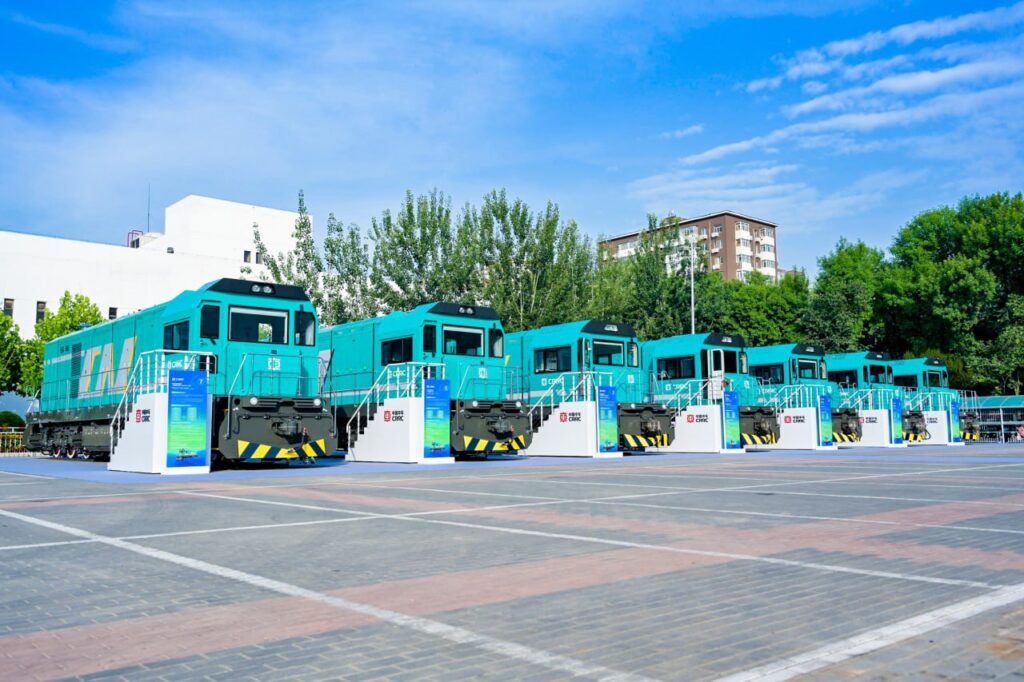 Узбекистан подписывает контракт с китайской CRRC на поставку 50 новых маневровых тепловозов, стремясь обновить критически изношенный парк локомотивов и усилить логистический потенциал Узбекистан подписывает контракт с китайской CRRC на поставку 50 новых маневровых тепловозов, стремясь обновить критически изношенный парк локомотивов и усилить логистический потенциал