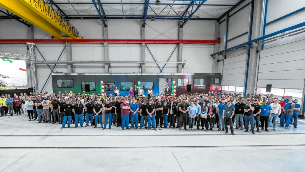 Alstom инвестирует $125 млн в развитие предприятий в Польше, усиливая свои производственные мощности в Хожуве, Вроцлаве и Надажине в рамках программы до 2027 года. Alstom инвестирует $125 млн в развитие предприятий в Польше, усиливая свои производственные мощности в Хожуве, Вроцлаве и Надажине в рамках программы до 2027 года.