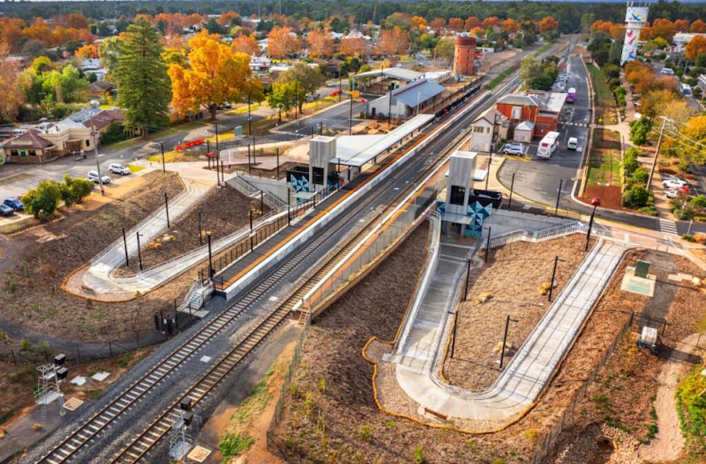 Inland Rail has reached a key milestone with the opening of Wangaratta Station, advancing efforts to modernize freight transport between Melbourne and Brisbane. Inland Rail has reached a key milestone with the opening of Wangaratta Station, advancing efforts to modernize freight transport between Melbourne and Brisbane.