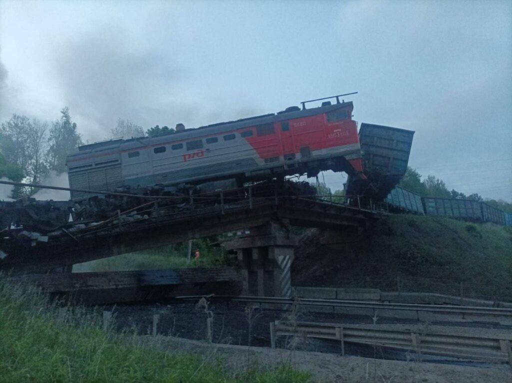 Bridge collapses in two Russian regions near Ukraine left seven people dead and dozens injured, with rail traffic disrupted and investigations launched into the causes of each bridge failure Bridge collapses in two Russian regions near Ukraine left seven people dead and dozens injured, with rail traffic disrupted and investigations launched into the causes of each bridge failure