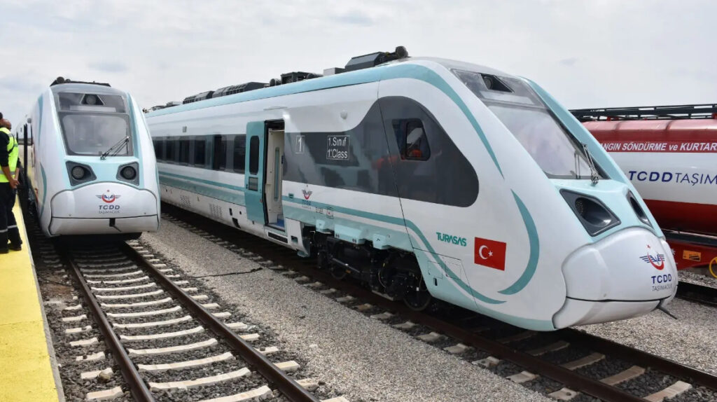 Türkiye aims to expand its railway network to 17,500 kilometers by 2028, while increasing domestic production and developing homegrown railway technologies Türkiye aims to expand its railway network to 17,500 kilometers by 2028, while increasing domestic production and developing homegrown railway technologies