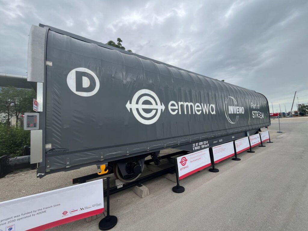At the Transport Logistic exhibition in Munich, Schaeffler unveiled an axle-mounted generator for freight wagons, with its first application in a pallet wagon operated by leasing company Ermewa. The device enables autonomous control of the tarp system and telematics At the Transport Logistic exhibition in Munich, Schaeffler unveiled an axle-mounted generator for freight wagons, with its first application in a pallet wagon operated by leasing company Ermewa. The device enables autonomous control of the tarp system and telematics