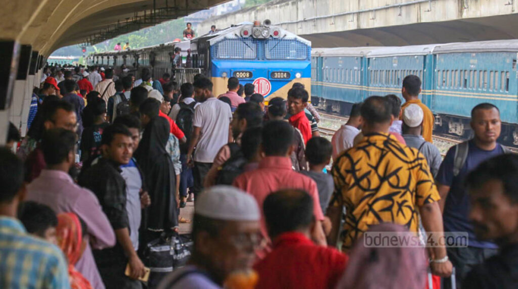 Eid train travel surged on Wednesday morning as thousands of passengers departed Dhaka, filling Kamalapur Railway Station with crowds on the fifth day of advance-ticket departures Eid train travel surged on Wednesday morning as thousands of passengers departed Dhaka, filling Kamalapur Railway Station with crowds on the fifth day of advance-ticket departures