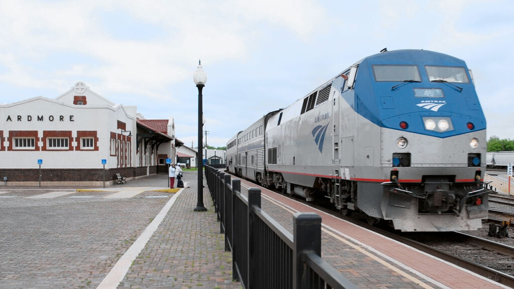 Amtrak может прекратить курсирование поезда Heartland Flyer уже с 1 октября 2025 года, если власти не обеспечат обещанное финансирование на ближайшие два года Amtrak может прекратить курсирование поезда Heartland Flyer уже с 1 октября 2025 года, если власти не обеспечат обещанное финансирование на ближайшие два года