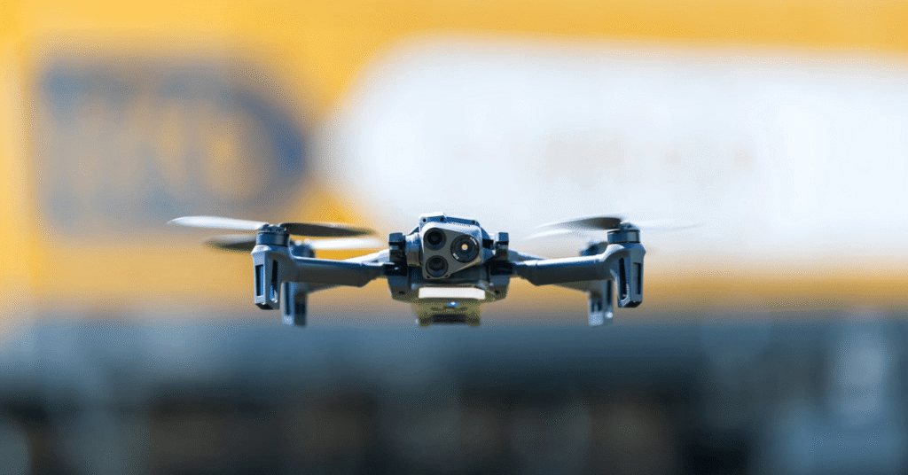 LTG Cargo внедрил дроны на ключевых станциях для ускоренного осмотра вагонов, что позволило вдвое быстрее готовить подвижной состав к транспортировке грузов LTG Cargo внедрил дроны на ключевых станциях для ускоренного осмотра вагонов, что позволило вдвое быстрее готовить подвижной состав к транспортировке грузов