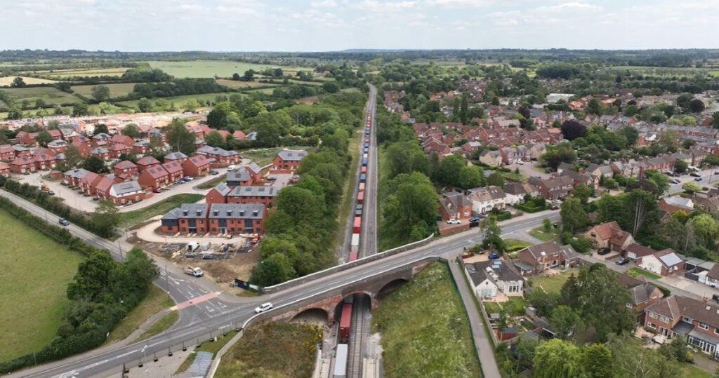 East West Rail Launches First Freight Train to Northampton East West Rail Launches First Freight Train to Northampton