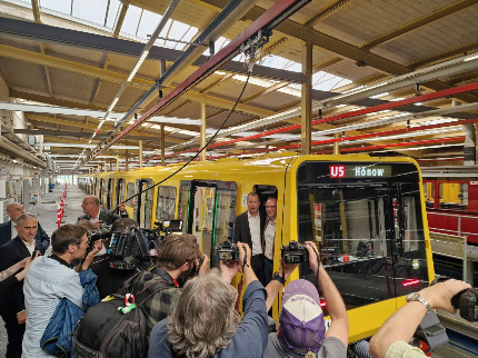 Berlin is actively testing its new Stadler-built U-Bahn trains as part of the city’s metro modernization, with ten units undergoing trials before they begin passenger service in 2026 on lines U5 through U9. Berlin is actively testing its new Stadler-built U-Bahn trains as part of the city’s metro modernization, with ten units undergoing trials before they begin passenger service in 2026 on lines U5 through U9.
