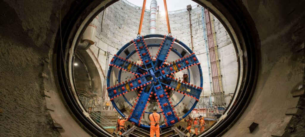 ВСМ Лондон – Бирмингем не будет введена в эксплуатацию к 2033 году, как ранее планировалось, — об этом официально заявила министр транспорта Великобритании Хейди Александер. ВСМ Лондон – Бирмингем не будет введена в эксплуатацию к 2033 году, как ранее планировалось, — об этом официально заявила министр транспорта Великобритании Хейди Александер.