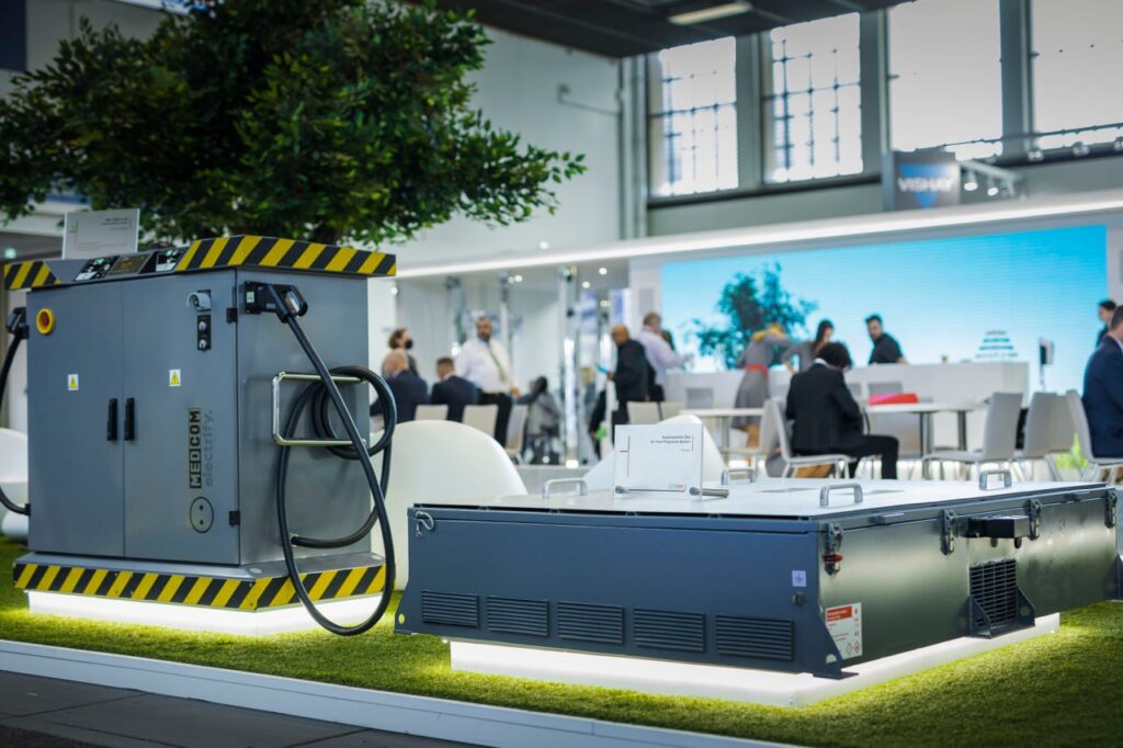 Bozankaya заключила контракт с польской компанией Medcom на поставку приводных систем на основе карбида кремния для трамваев, которые отправятся в Европу и метро Стамбула Bozankaya заключила контракт с польской компанией Medcom на поставку приводных систем на основе карбида кремния для трамваев, которые отправятся в Европу и метро Стамбула