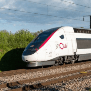 Theft of cables near Lille Europe station caused serious disruption to train services between Lille and Arras, with delays expected to last at least until the evening