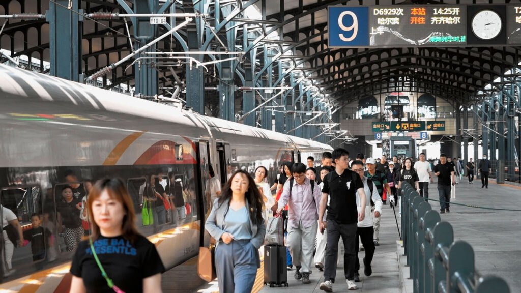 China’s railways transported 1.86 billion passengers in the first five months of 2025, setting a new record in passenger transportation. China’s railways transported 1.86 billion passengers in the first five months of 2025, setting a new record in passenger transportation.