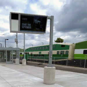 Metrolinx завершила масштабне оновлення станції Bradford GO, покращивши інфраструктуру для пасажирів із графств Сімко, Йорк, міста Баррі та Торонто