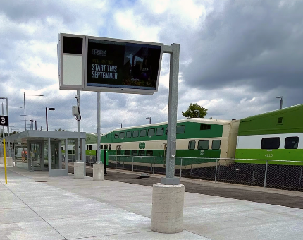 Metrolinx завершила масштабне оновлення станції Bradford GO, покращивши інфраструктуру для пасажирів із графств Сімко, Йорк, міста Баррі та Торонто Metrolinx завершила масштабне оновлення станції Bradford GO, покращивши інфраструктуру для пасажирів із графств Сімко, Йорк, міста Баррі та Торонто