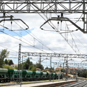 Adif will open a €1.33 billion tender for green electricity supply from 2026 to 2030, providing Spanish rail operators with fully renewable power and improved energy pricing options