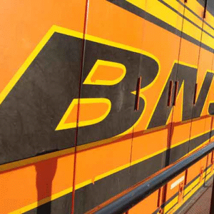 BNSF Railway signed a tentative five-year labor agreement with the TCU intermodal division, securing enhanced wages, healthcare, and vacation benefits for 791 employees under a clear and structured framework