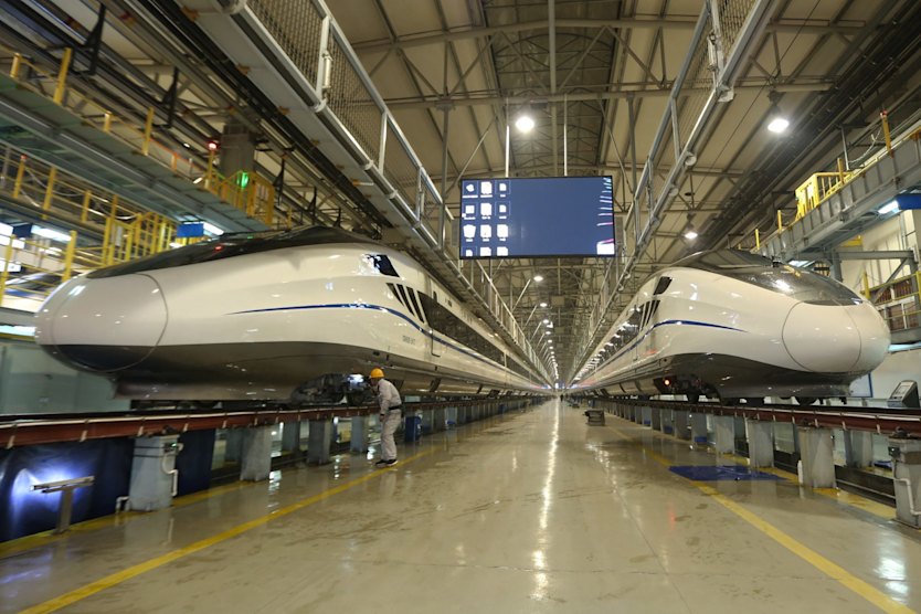 China Railway is accelerating the modernization of its high-speed rail network. Starting July 1, Fuxing trains began operating on the Hangzhou–Changsha section at a regular speed of 350 km/h China Railway is accelerating the modernization of its high-speed rail network. Starting July 1, Fuxing trains began operating on the Hangzhou–Changsha section at a regular speed of 350 km/h