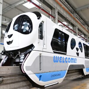 В Чунцине компания CRRC представила инновационный восьмивагонный монорельсовый поезд, стилизованный под большого панду — символ Китая.