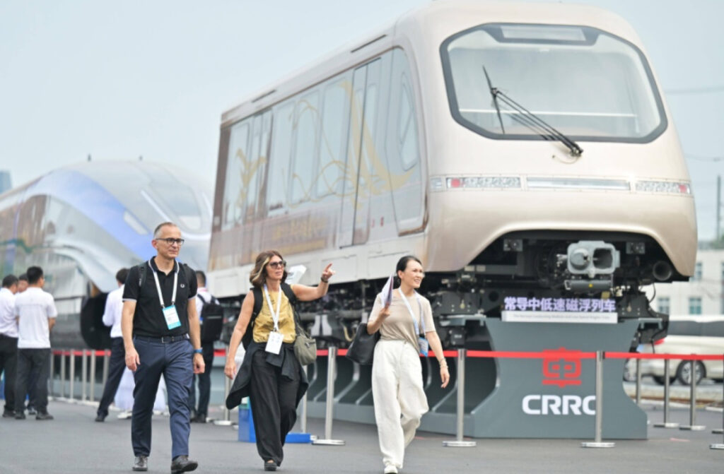 China Drives Innovation and Global Cooperation for Growth China Drives Innovation and Global Cooperation for Growth