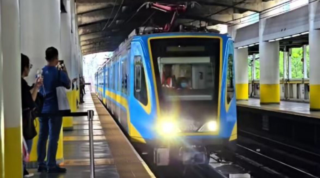 Manila MRT-3 Launches Long-Delayed CRRC Trains Manila MRT-3 Launches Long-Delayed CRRC Trains
