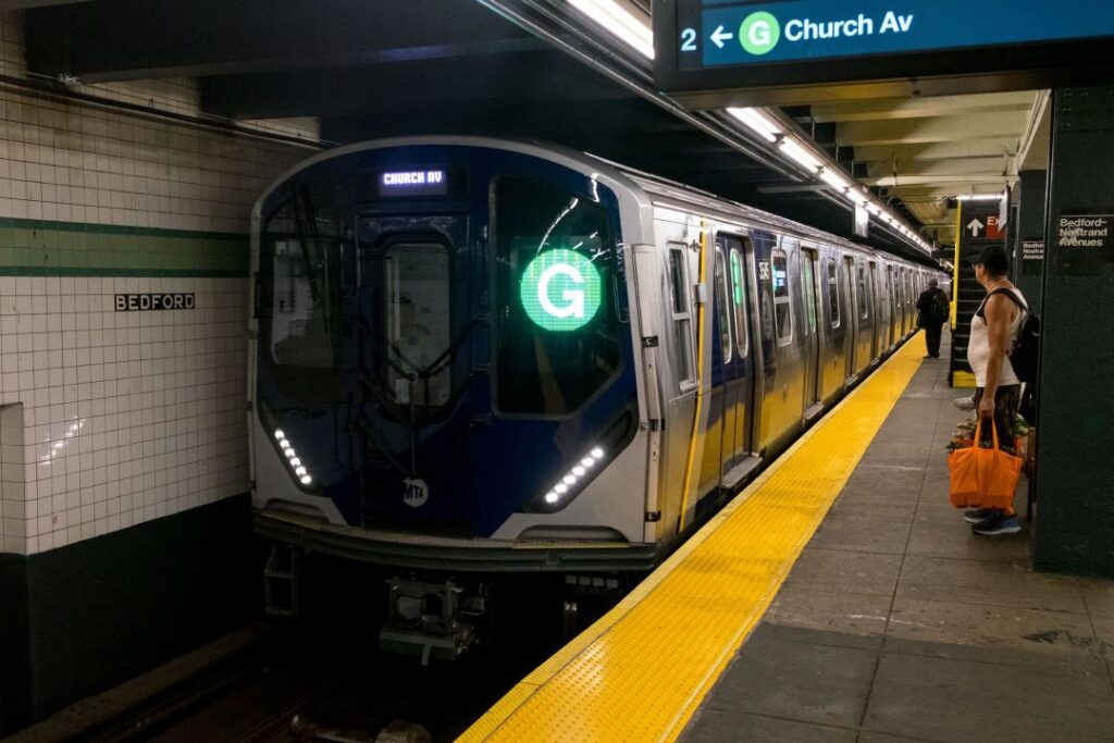 G train upgrade brings new R211 subway cars G train upgrade brings new R211 subway cars