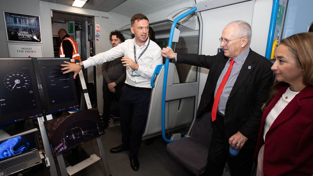 Rail Minister Launches First Digital Signal-Free Railway Rail Minister Launches First Digital Signal-Free Railway