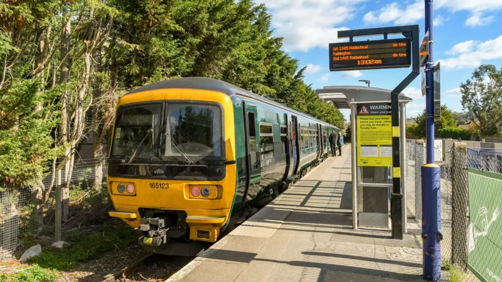 North Downs Line to Close for 13 Days for Major Upgrades North Downs Line to Close for 13 Days for Major Upgrades