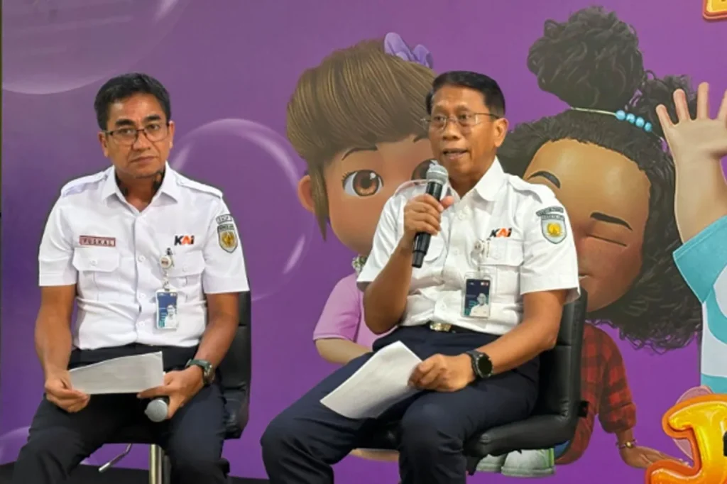 The Argo Bromo Anggrek train derailment disrupted travel, forcing KAI to cancel 80 trips and restrict speeds while repairs continue on affected routes. The Argo Bromo Anggrek train derailment disrupted travel, forcing KAI to cancel 80 trips and restrict speeds while repairs continue on affected routes.