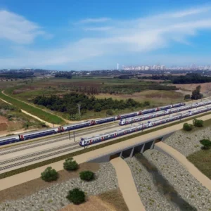 В Израиле стартовало строительство первой высокоскоростной железной дороги между Тель-Авивом и Хайфой со скоростью движения до 250 км/ч.