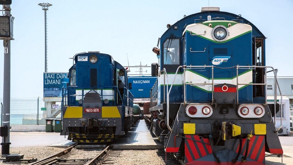 Middle Corridor Multimodal расширил партнёрство, приняв CRCT, что позволит ускорить перевозки по Среднему коридору и улучшить сервис за счёт новых технологий и координации. Middle Corridor Multimodal расширил партнёрство, приняв CRCT, что позволит ускорить перевозки по Среднему коридору и улучшить сервис за счёт новых технологий и координации.