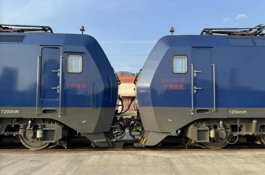 Digital automatic coupling has been implemented on electric locomotives in Nanning, enabling faster freight operations and boosting efficiency on railway routes linking central China with southern ports Digital automatic coupling has been implemented on electric locomotives in Nanning, enabling faster freight operations and boosting efficiency on railway routes linking central China with southern ports