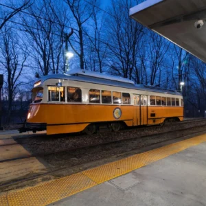 Boston’s MBTA will launch free night subway service on select fall weekends, extending operations and waiving fares after 9 p.m. to improve accessibility for evening commuters and nightlife visitors.