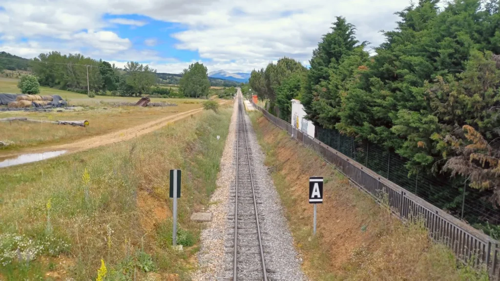 FRMCS в Испании будет протестирована в 2026 году на участке между Матальяной и Асунсьон-Университет, что позволит оценить её потенциал для региональных и высокоскоростных линий. FRMCS в Испании будет протестирована в 2026 году на участке между Матальяной и Асунсьон-Университет, что позволит оценить её потенциал для региональных и высокоскоростных линий.