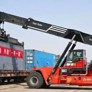 Потяги «Тянь-Шань» із Сіньцзянської зони вільної торгівлі здійснили понад 1000 рейсів з листопада 2023 року, доставивши вантажі на суму понад $3,4 млрд до країн Центральної Азії