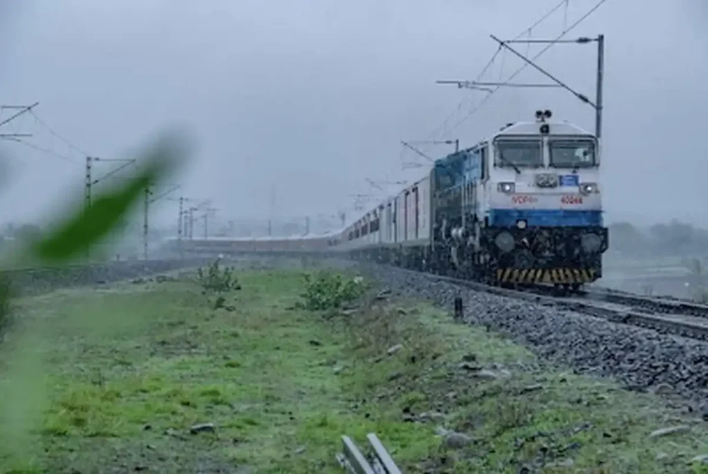 Heavy rains severely disrupted Mumbai-Nashik trains, causing significant delays and cancellations while authorities worked to restore normal service and assist passengers across the busy route Heavy rains severely disrupted Mumbai-Nashik trains, causing significant delays and cancellations while authorities worked to restore normal service and assist passengers across the busy route
