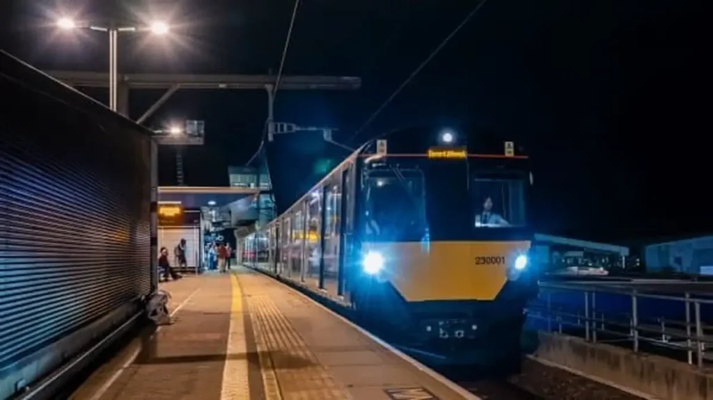 The British battery train GWR Class 230 traveled 320 kilometers on a single charge, breaking the previous world record and reinforcing the company’s leadership in the development of sustainable railway technologies The British battery train GWR Class 230 traveled 320 kilometers on a single charge, breaking the previous world record and reinforcing the company’s leadership in the development of sustainable railway technologies