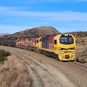 Перший тепловоз Stadler почав роботу у Новій Зеландії, відкриваючи новий етап у оновленні парку локомотивів компанії KiwiRail та підвищуючи ефективність транспортних операцій.
