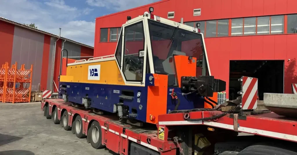 The first two ES3000 locomotives have been shipped to Ukraine, marking the start of a large-scale modernization of Ukrzaliznytsia’s shunting fleet and the integration of eco-friendly technologies The first two ES3000 locomotives have been shipped to Ukraine, marking the start of a large-scale modernization of Ukrzaliznytsia’s shunting fleet and the integration of eco-friendly technologies