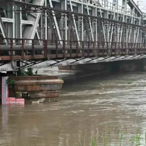 Old Railway Bridge Closed as Yamuna Levels Rise