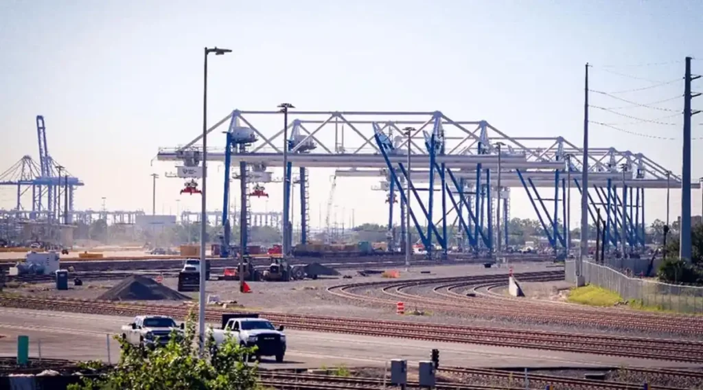 SC Ports opens Cosgrove Avenue extension above intermodal hub SC Ports opens Cosgrove Avenue extension above intermodal hub