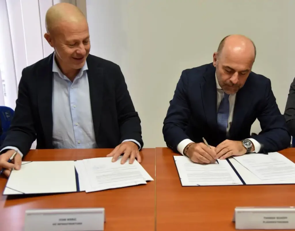 Plasser & Theurer поставить колійні машини для HŽ Infrastruktura Plasser & Theurer поставить колійні машини для HŽ Infrastruktura