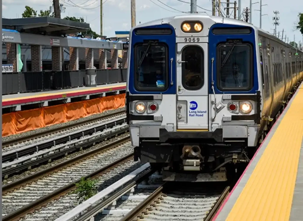 Long Island Rail Road Strike Looms as Unions Reject Deal Long Island Rail Road Strike Looms as Unions Reject Deal
