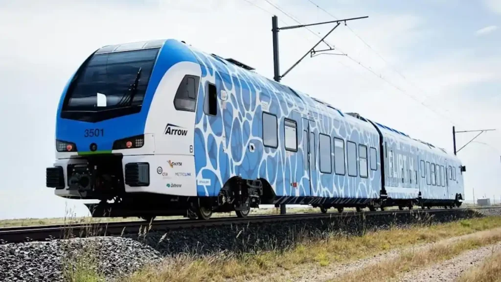 The Stadler FLIRT H2 hydrogen train entered service on the Metrolink line in California, becoming the first in the US. SBCTA, CalSTA, and Caltrans support the project. Hydrogen train begins service in California on the Metrolink line