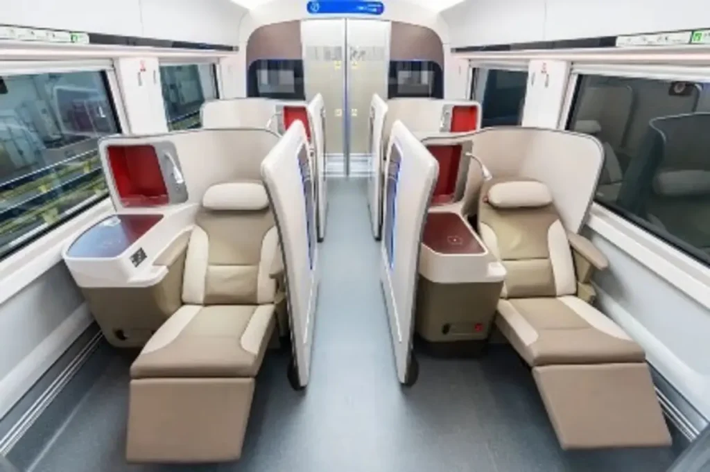 CRRC launches China’s first intelligent regional train model CRRC launches China’s first intelligent regional train model