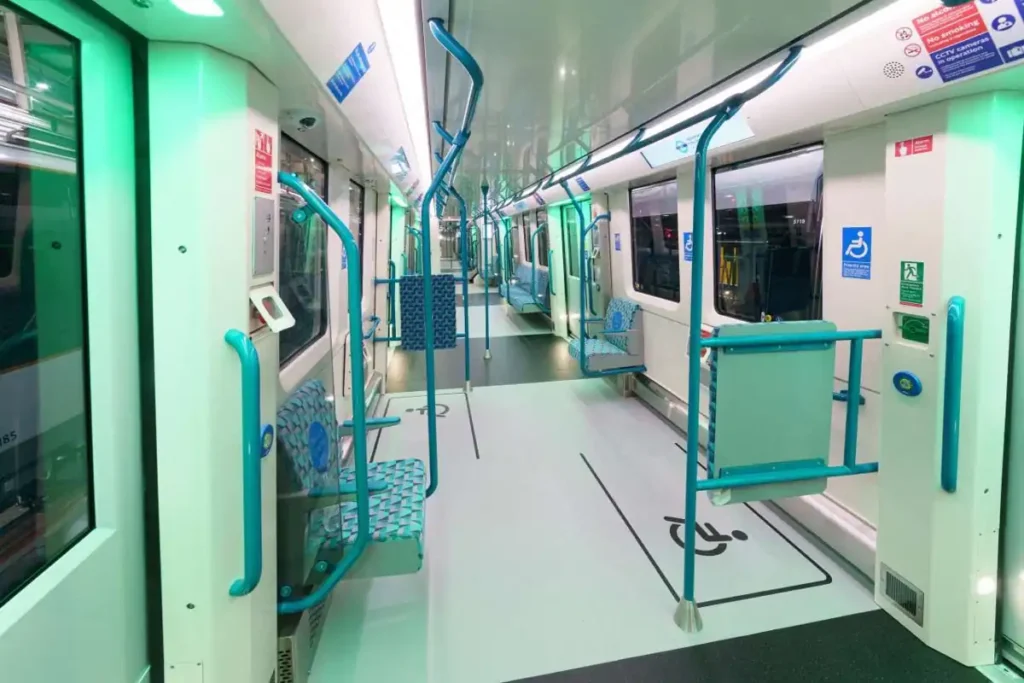 New DLR trains strengthen London’s transport network New DLR trains strengthen London’s transport network