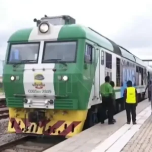 Nigeria introduces LNG locomotives to modernize its railways