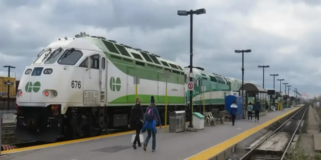 Metrolinx Expands Two-Way Service on Kitchener Line Metrolinx Expands Two-Way Service on Kitchener Line