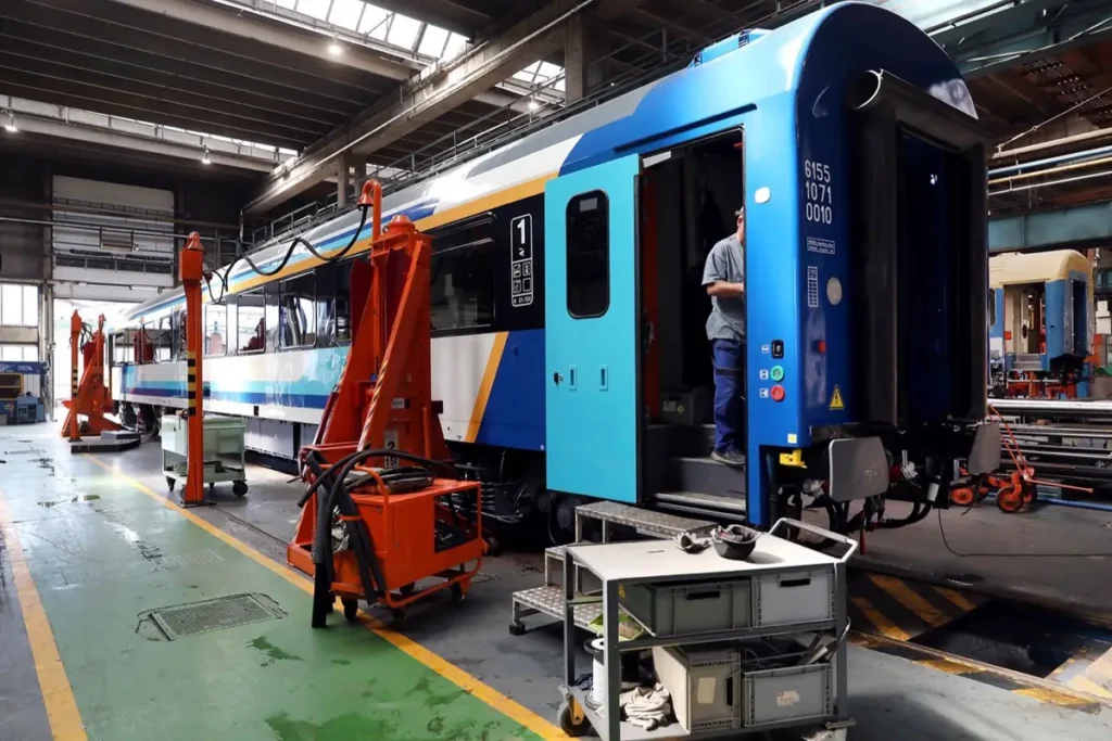 Budapest Court orders liquidation of Ganz-MaVag Budapest Court orders liquidation of Ganz-MaVag