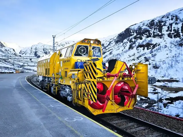 Snowplow Aebi Schmidt Undergoes Testing in Norway Snowplow Aebi Schmidt Undergoes Testing in Norway